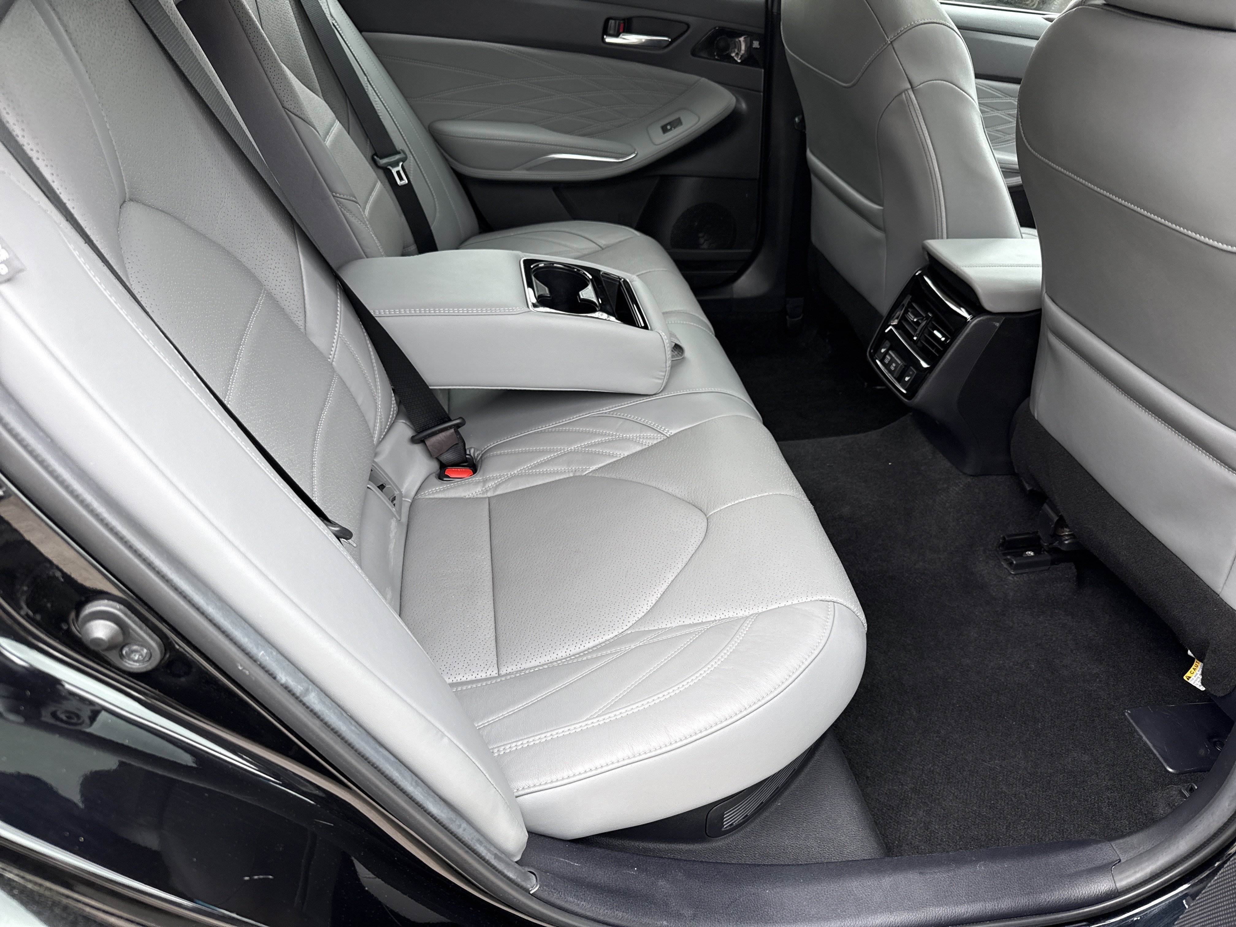 Used 2022 Toyota Avalon Limited w/ Advanced Safety Package image 15