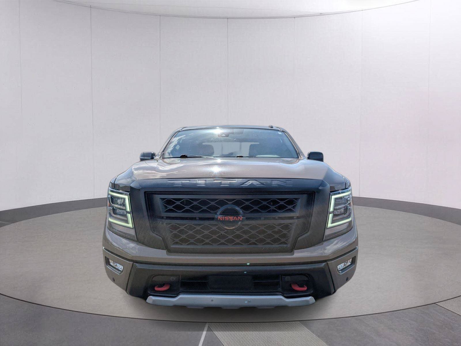 Used 2021 Nissan Titan PRO-4X w/ Pro-4x Utility Package AWD/4WD image 8