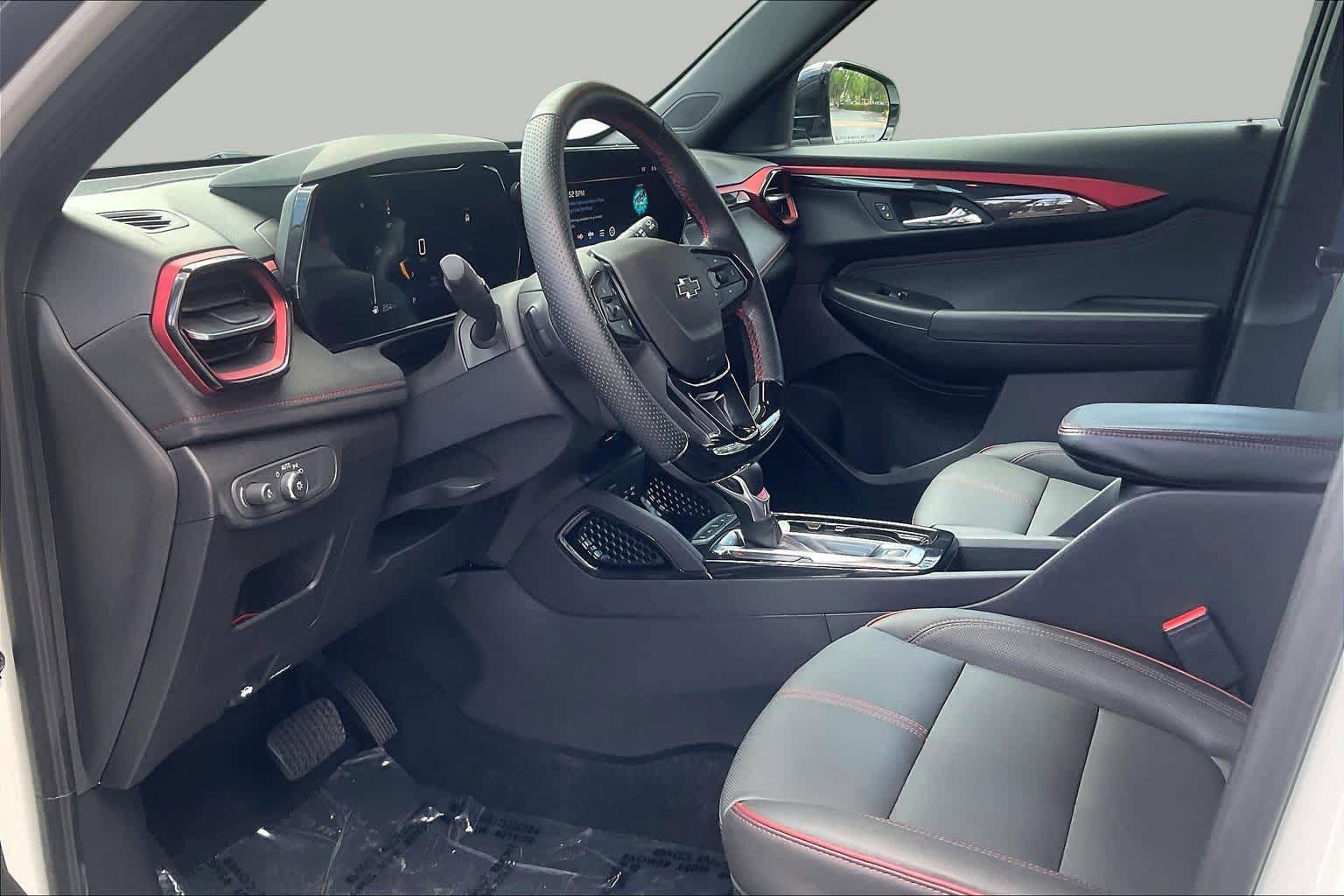 Used 2025 Chevrolet TrailBlazer RS w/ Convenience Package FWD image 15