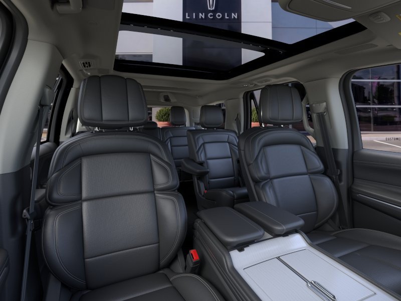 New 2026 Lincoln Navigator Reserve AWD/4WD image 10