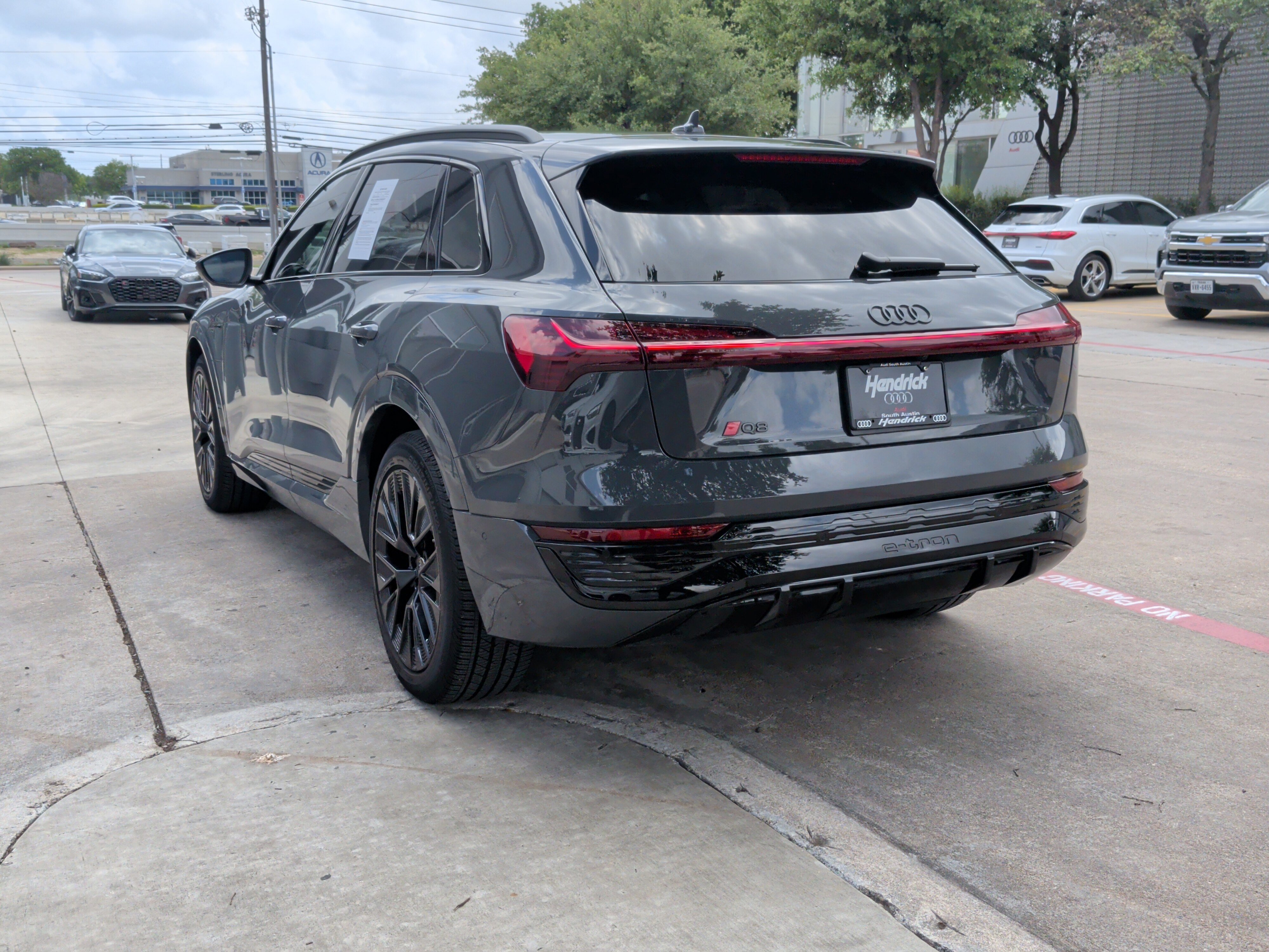 Used 2024 Audi Q8 e-tron Prestige w/ Prestige Package image 8