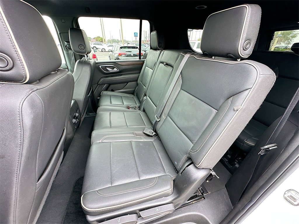 Used 2024 Chevrolet Suburban Premier image 24
