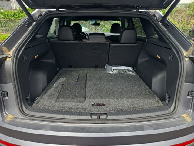 Used 2022 Volkswagen Atlas Cross Sport SE AWD/4WD image 12