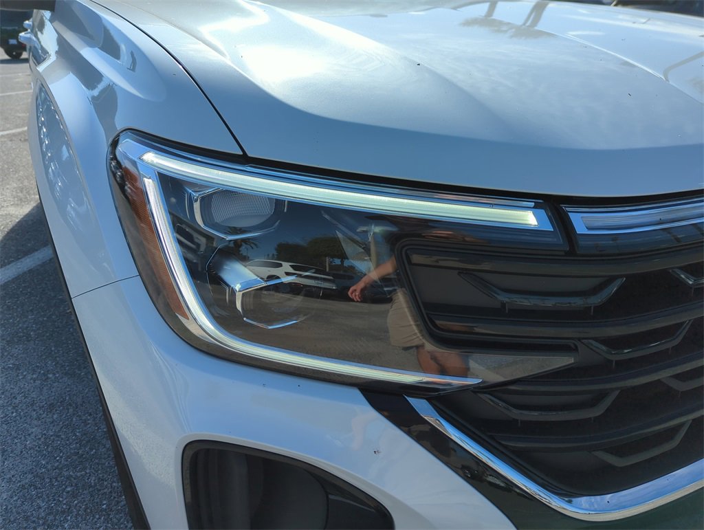 New 2026 Volkswagen Atlas Cross Sport SE image 13