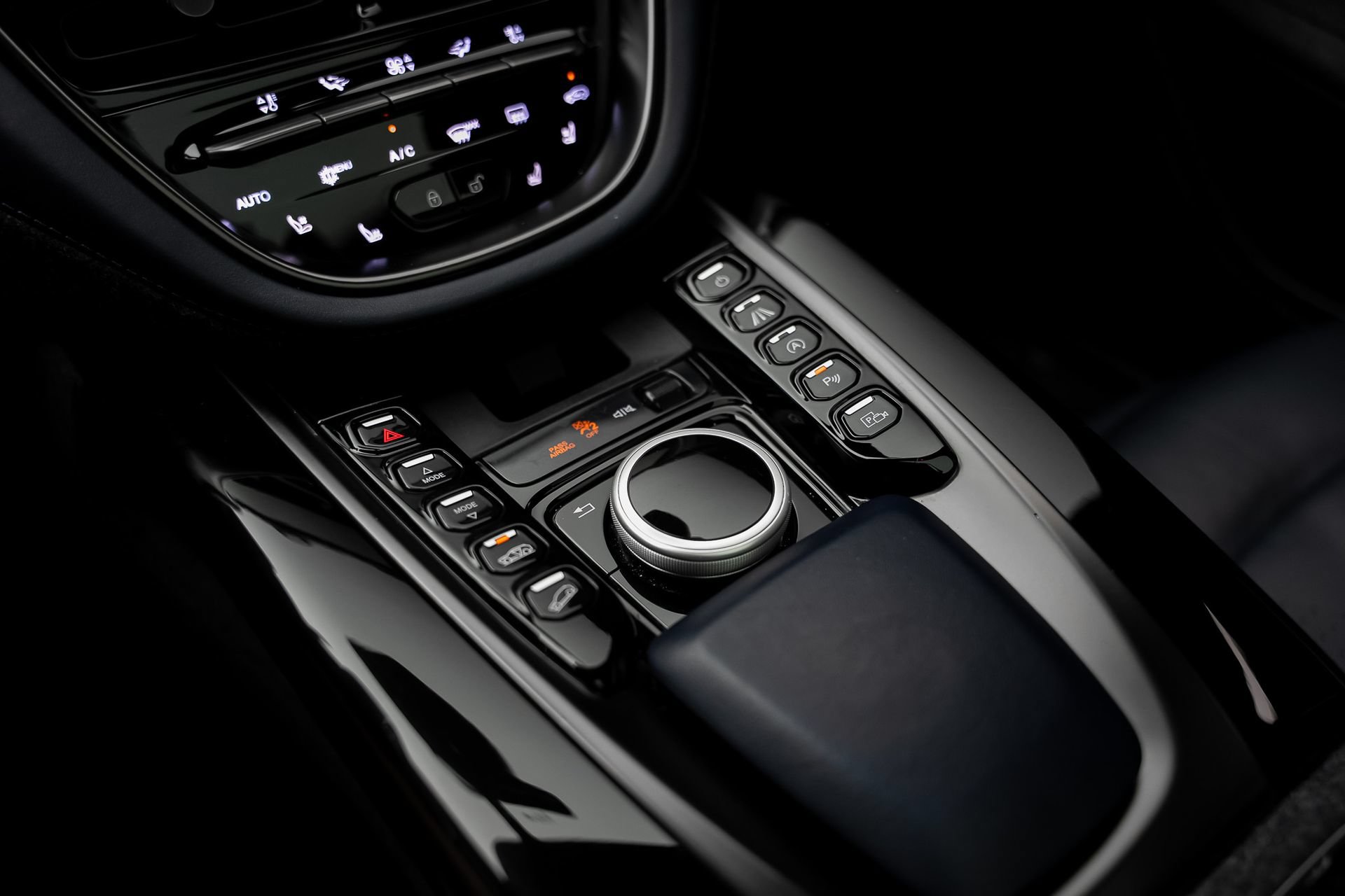 Used 2021 Aston Martin DBX AWD/4WD image 50