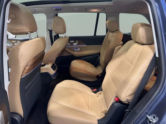 Used 2024 Mercedes-Benz GLS 580 4MATIC image 9