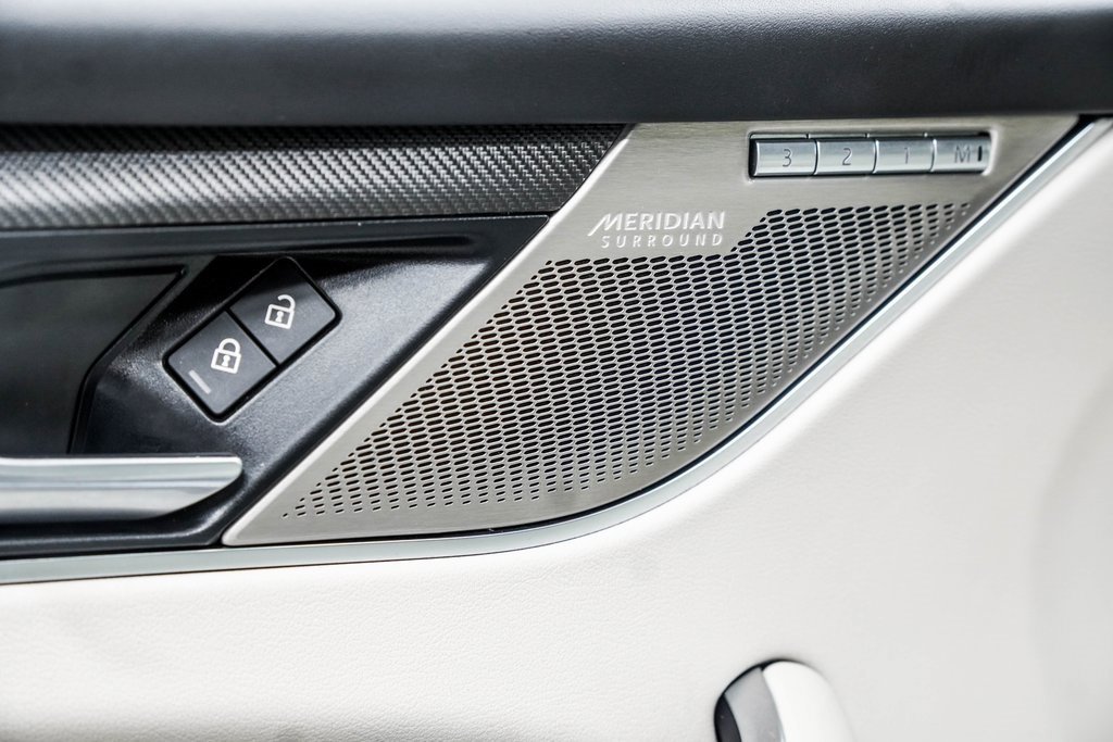 Used 2021 Jaguar F-PACE SVR image 47