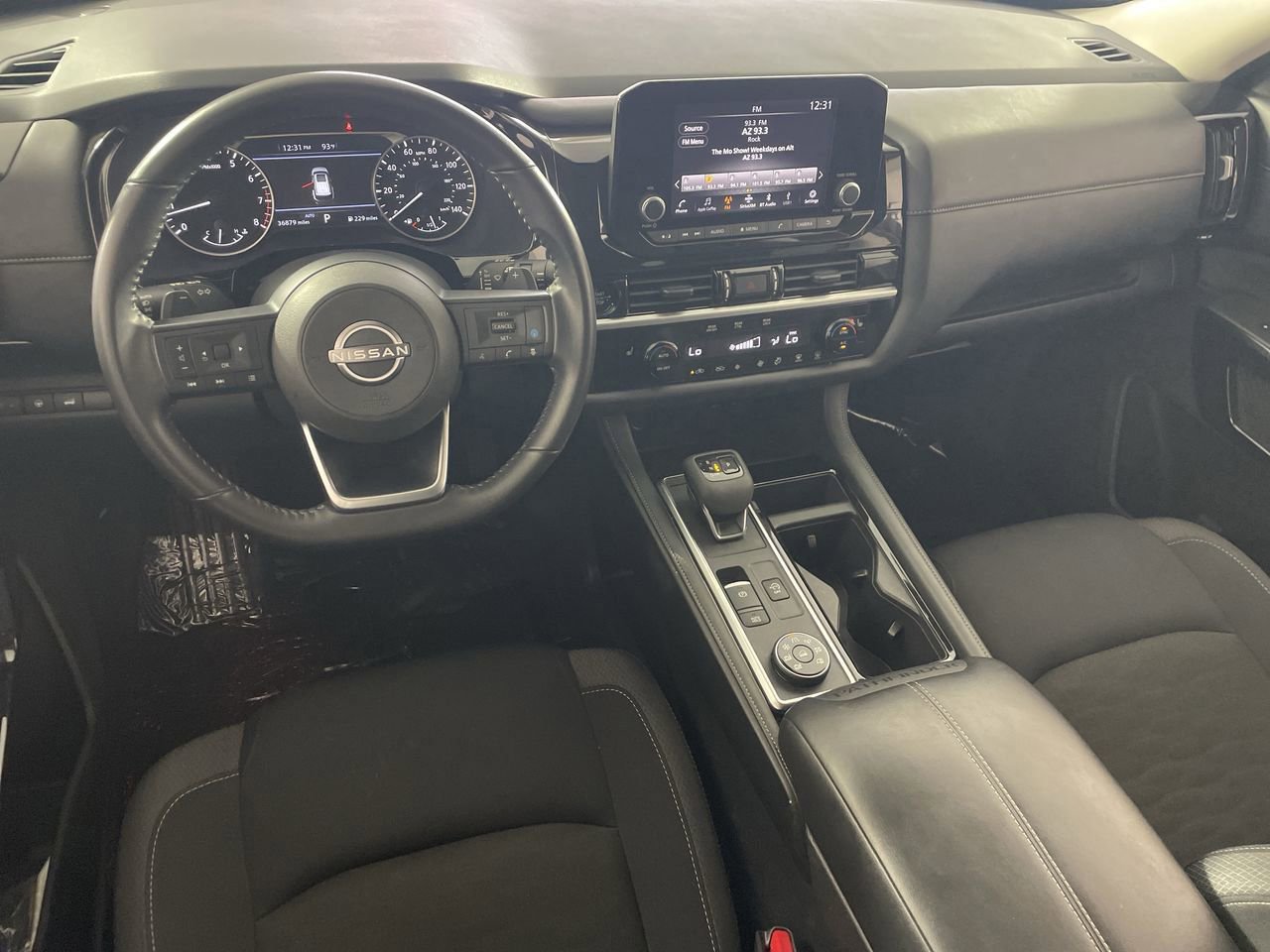 Used 2025 Nissan Pathfinder SV image 21