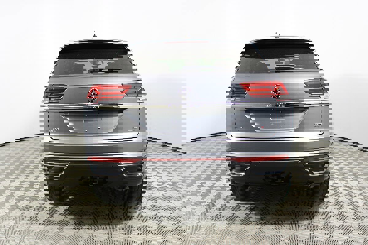 Used 2021 Volkswagen Atlas Cross Sport SE w/ Panoramic Sunroof Package image 42