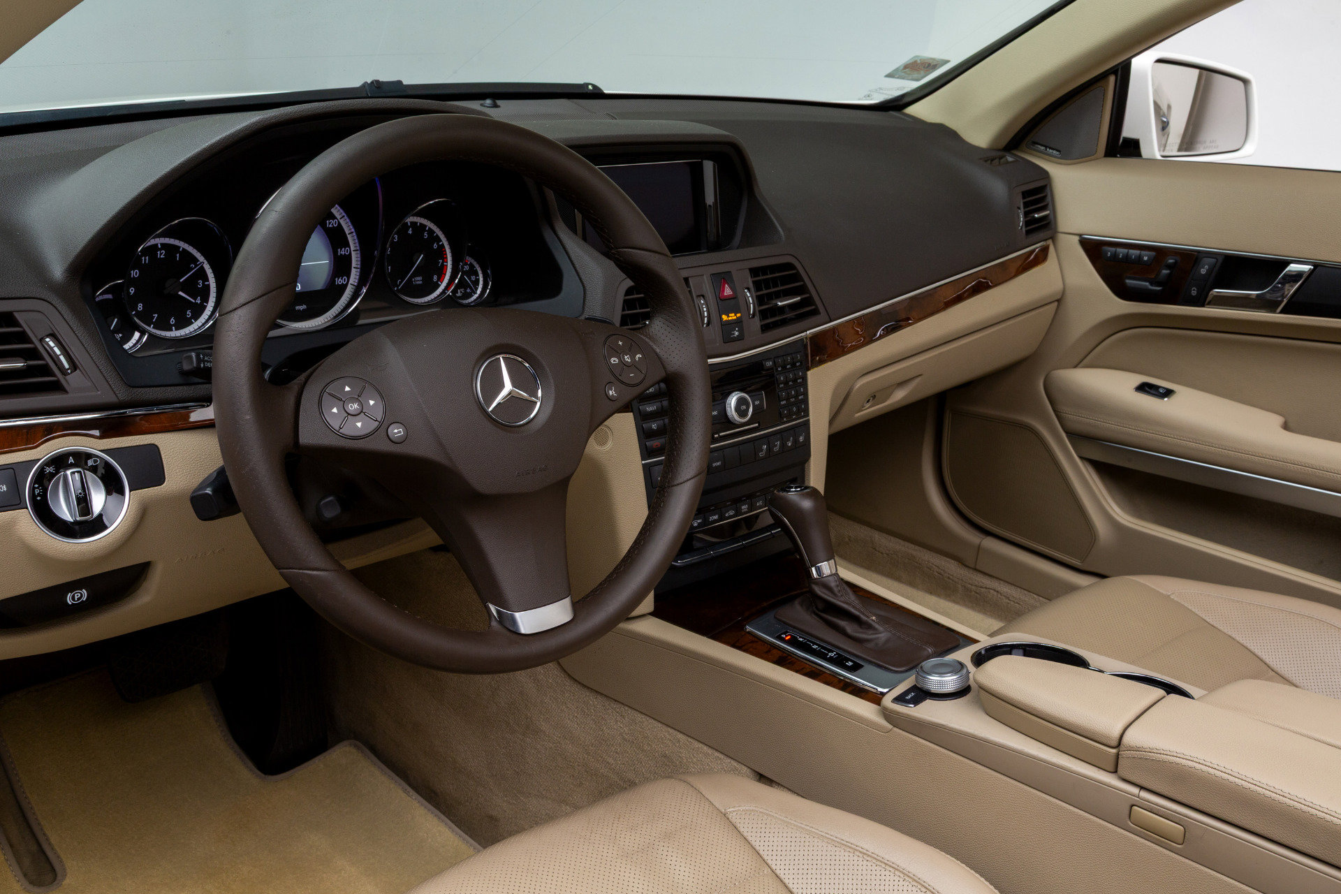 Used 2011 Mercedes-Benz E 550 Cabriolet image 19