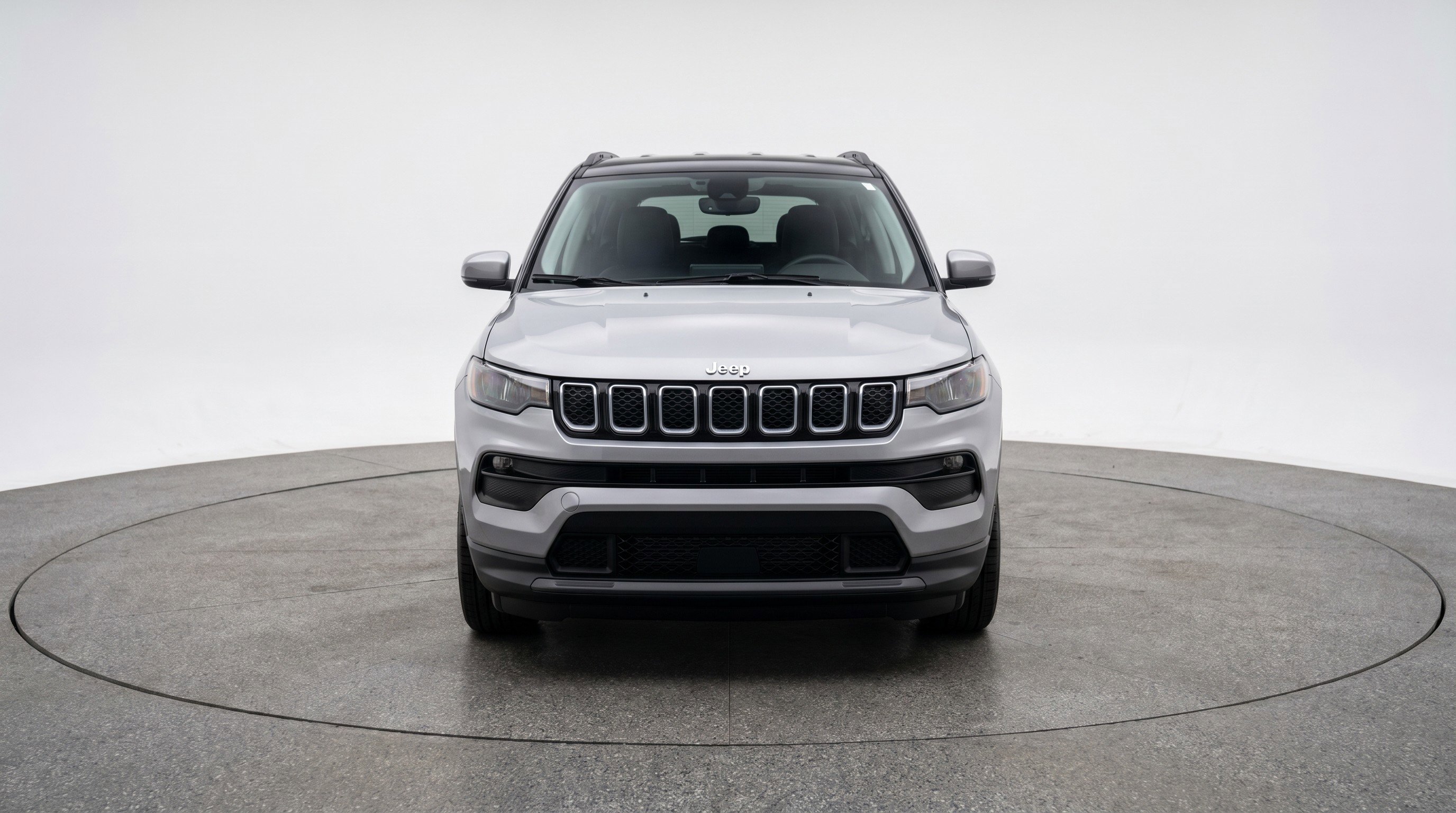 Used 2025 Jeep Compass Limited AWD/4WD image 2