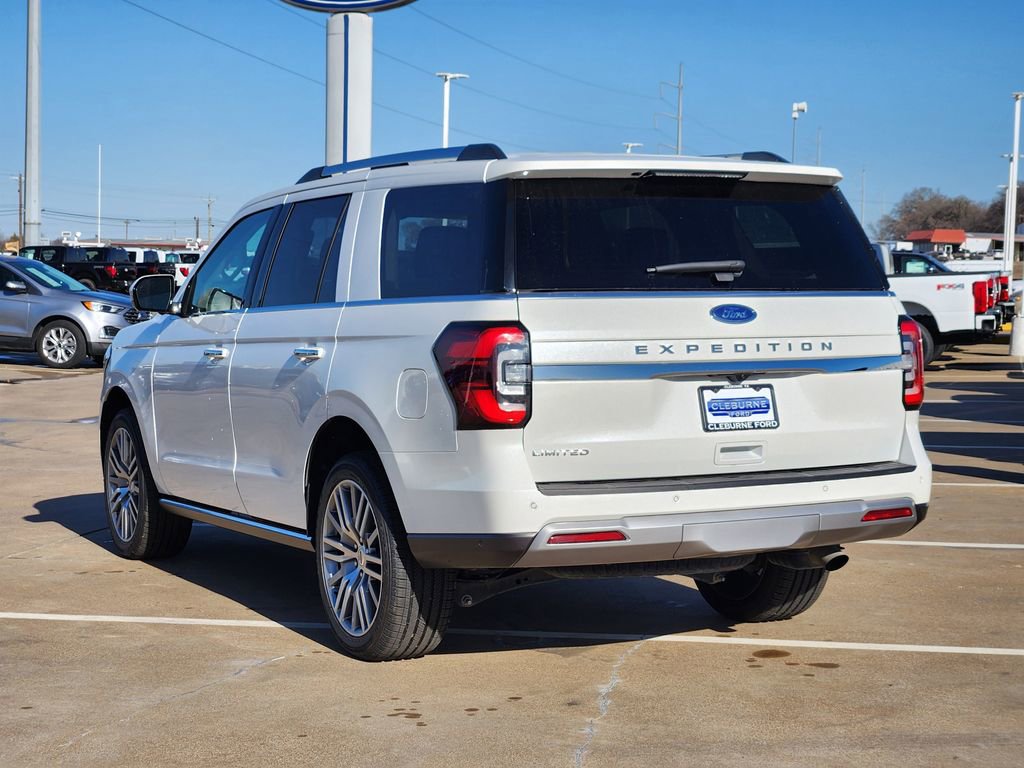 Used 2022 Ford Expedition Limited image 5
