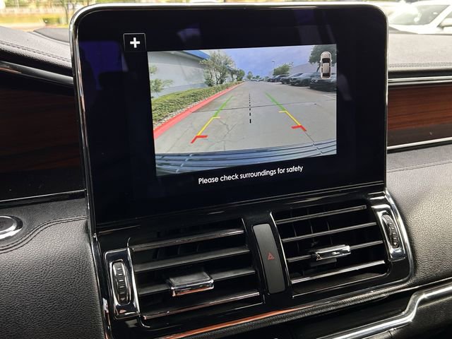 Used 2018 Lincoln Navigator Premiere image 18