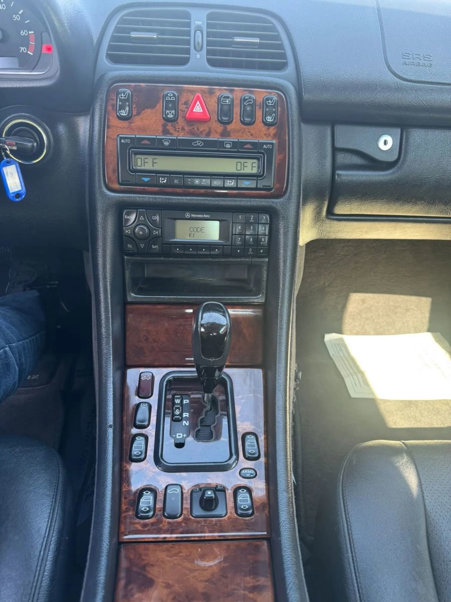 Used 2003 Mercedes-Benz CLK 320 Cabriolet image 11
