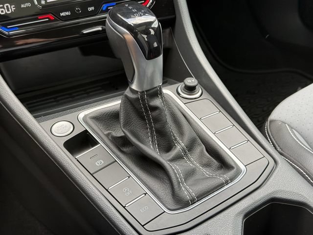 Used 2026 Volkswagen Jetta SE FWD image 20