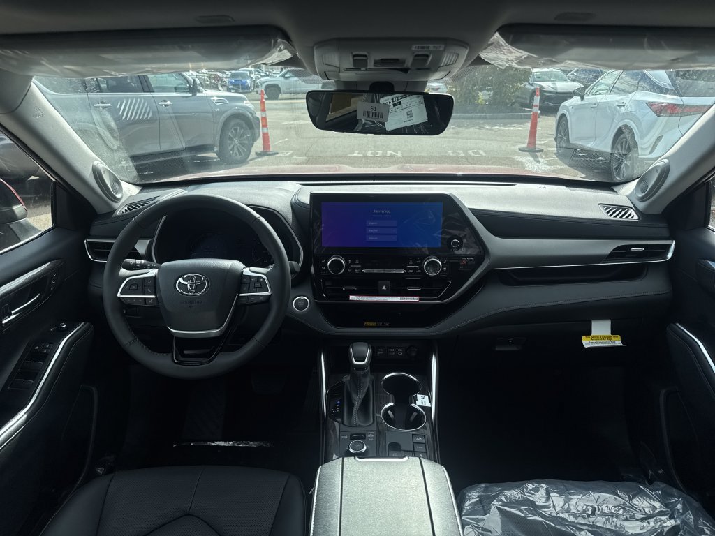 New 2026 Toyota Highlander Limited AWD/4WD image 10