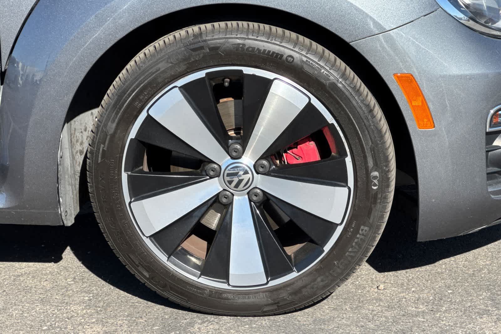 Used 2014 Volkswagen Beetle R-Line FWD image 26