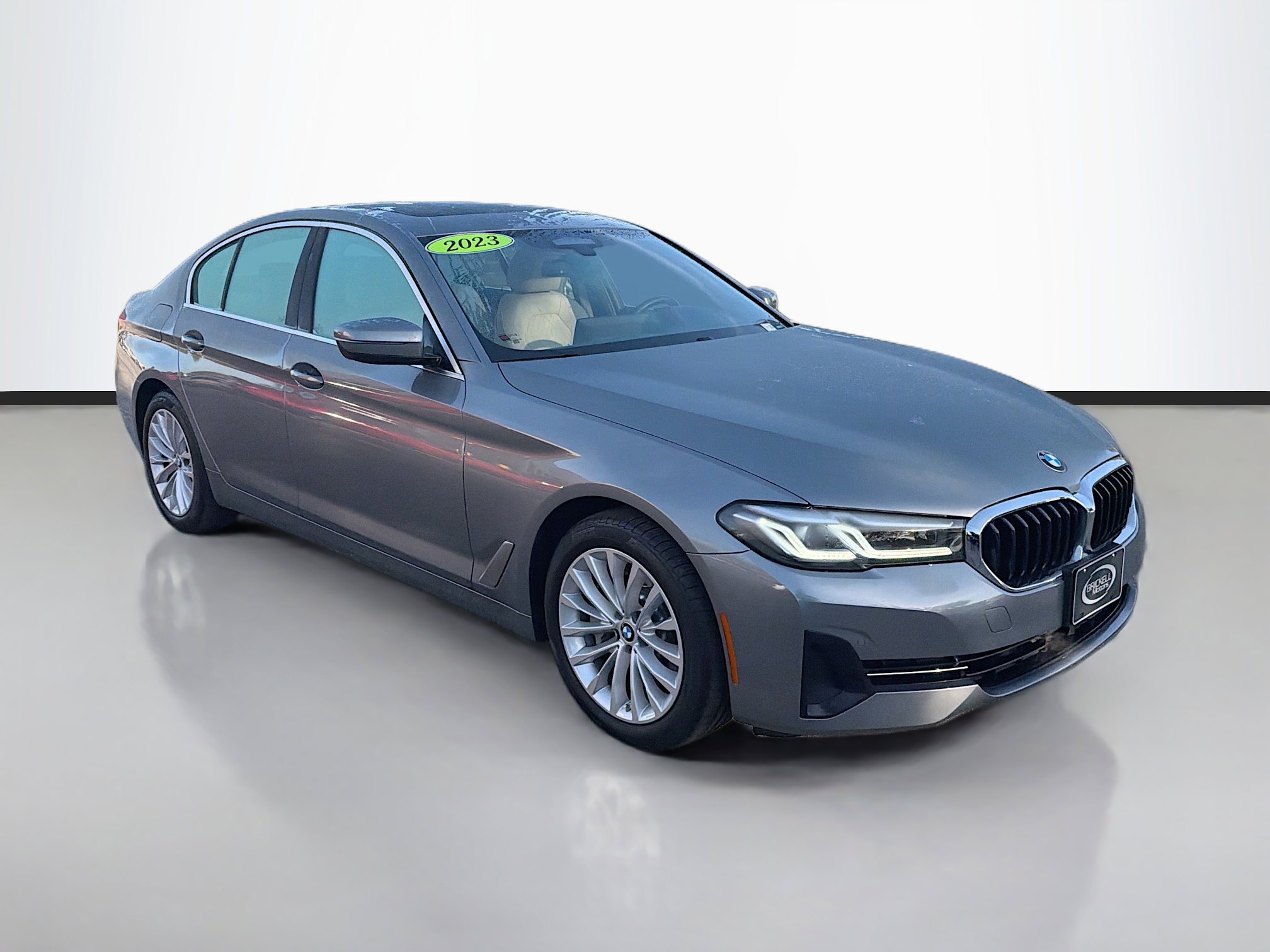 Used 2023 BMW 530i image 1