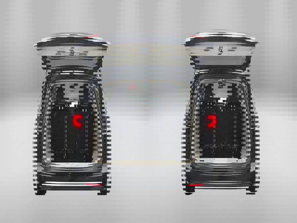 Used 2024 Chrysler Pacifica Touring-L image 37