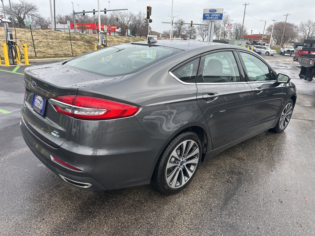 Used 2020 Ford Fusion SE image 5