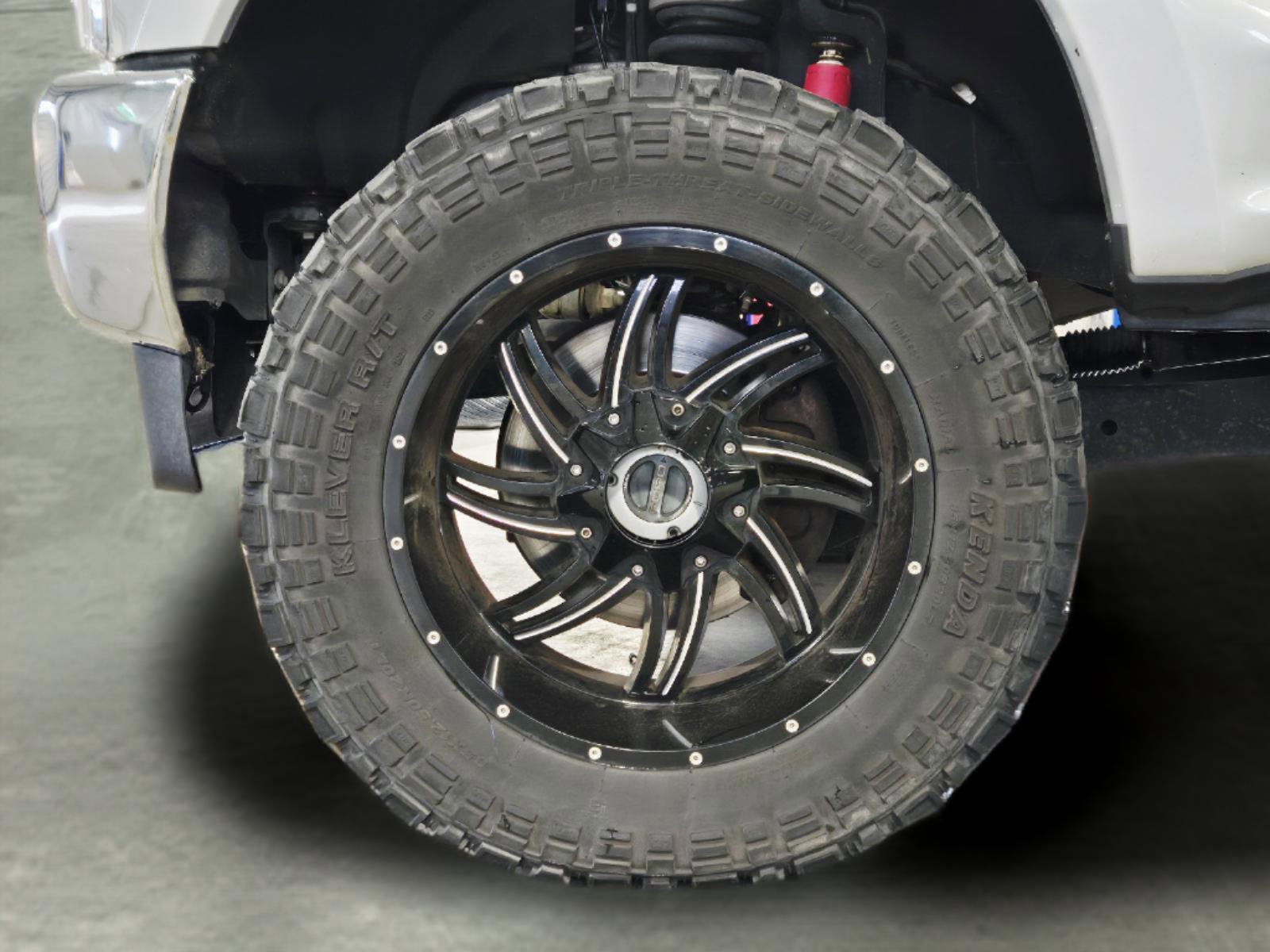 Used 2017 Ford F250 XLT w/ XLT Premium Package image 11