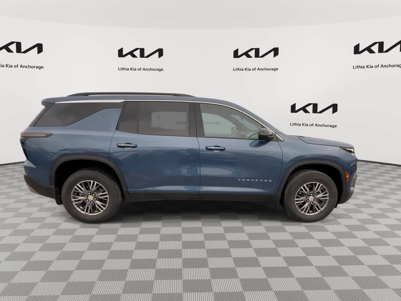 Used 2024 Chevrolet Traverse LT w/ LPO, Floor Liner Package AWD/4WD image 2