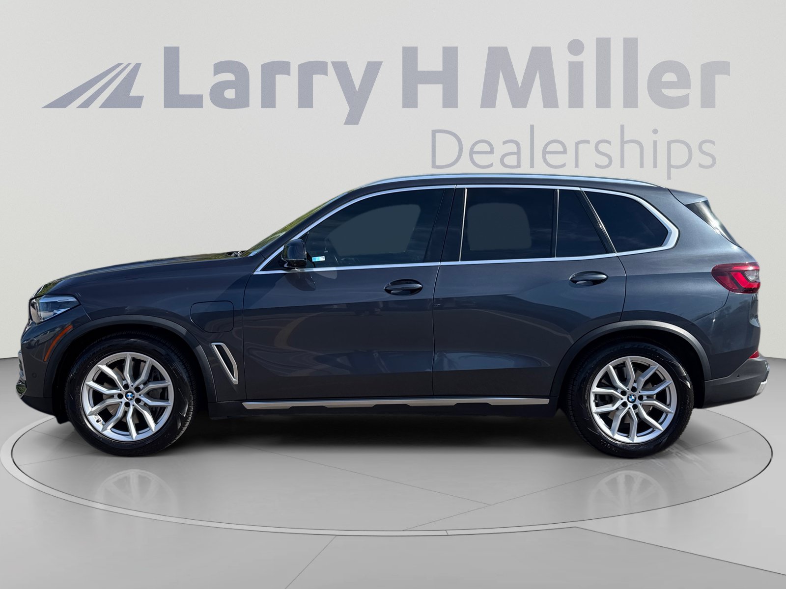 Used 2021 BMW X5 xDrive45e w/ Premium Package AWD/4WD image 2