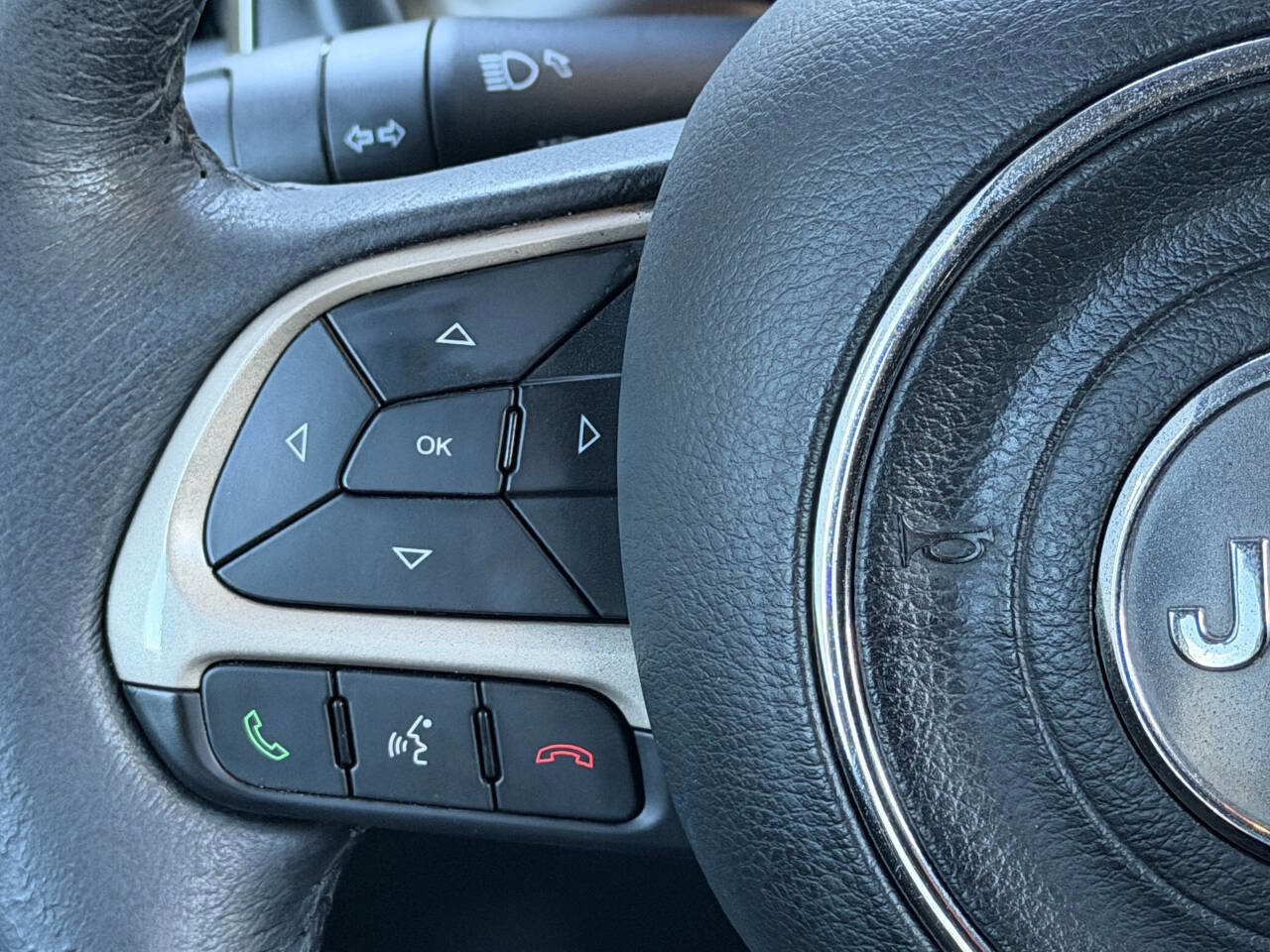 Used 2017 Jeep Renegade Latitude w/ Cold Weather Group AWD/4WD image 23