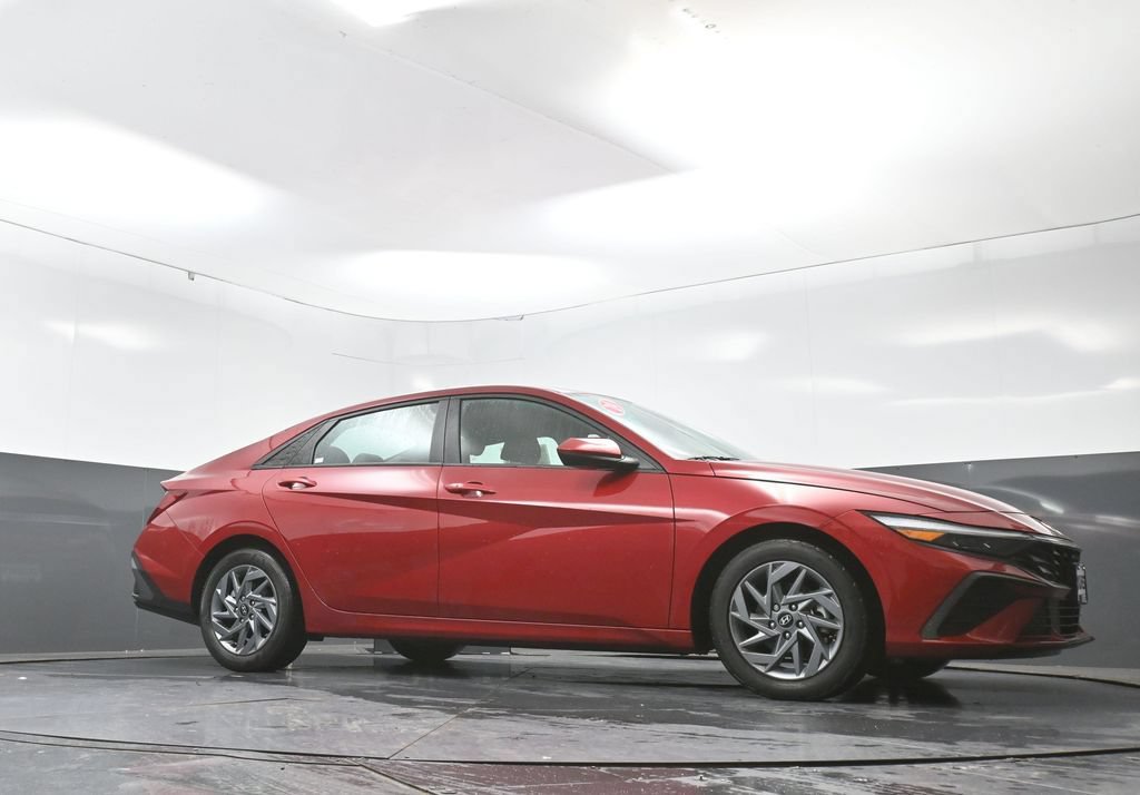 Used 2024 Hyundai Elantra SEL FWD image 49