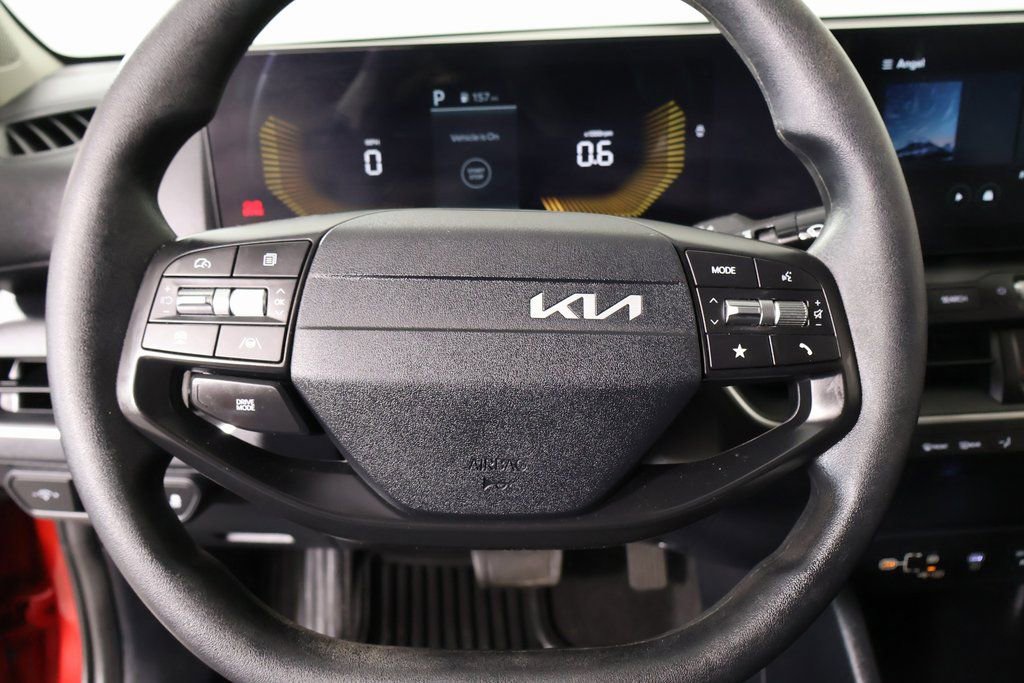 Used 2025 Kia K4 LXS image 3