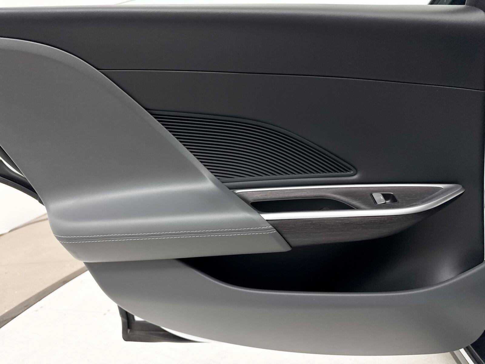 Used 2024 Lucid Air Pure RWD image 29