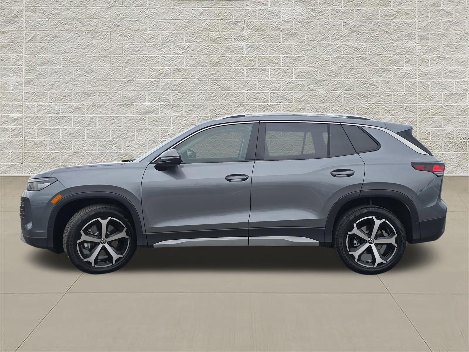 New 2026 Volkswagen Tiguan SE AWD/4WD image 4