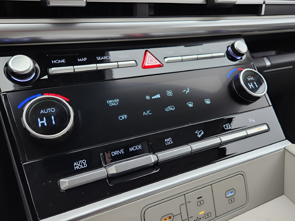 New 2026 Hyundai Santa Fe SE AWD/4WD image 18