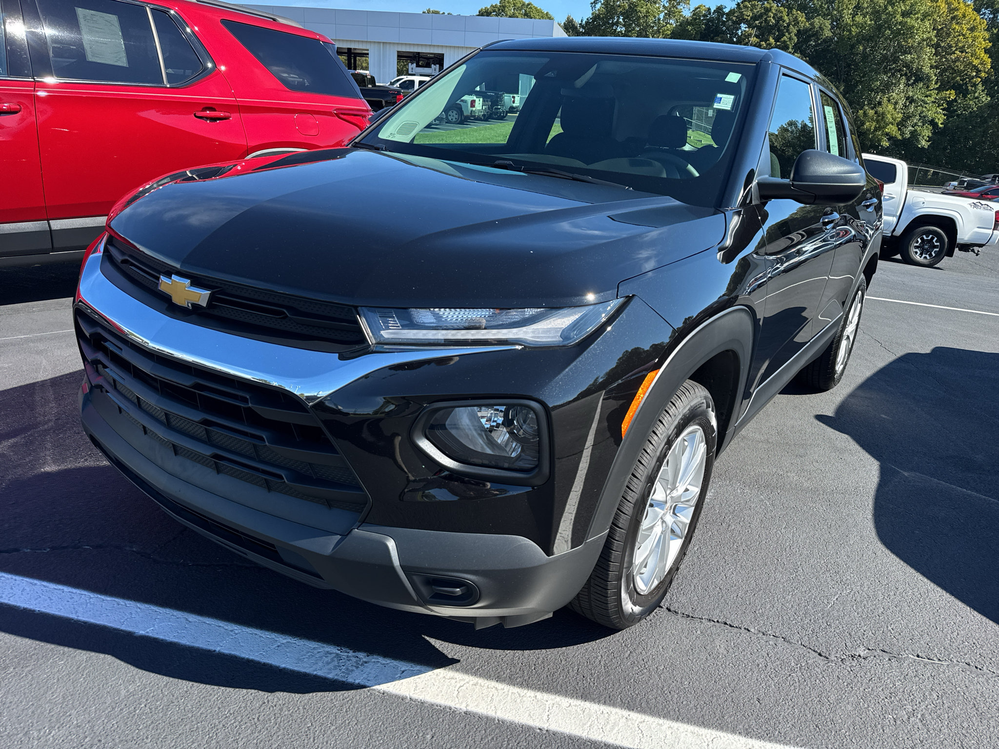 Used 2023 Chevrolet TrailBlazer LS AWD/4WD image 1