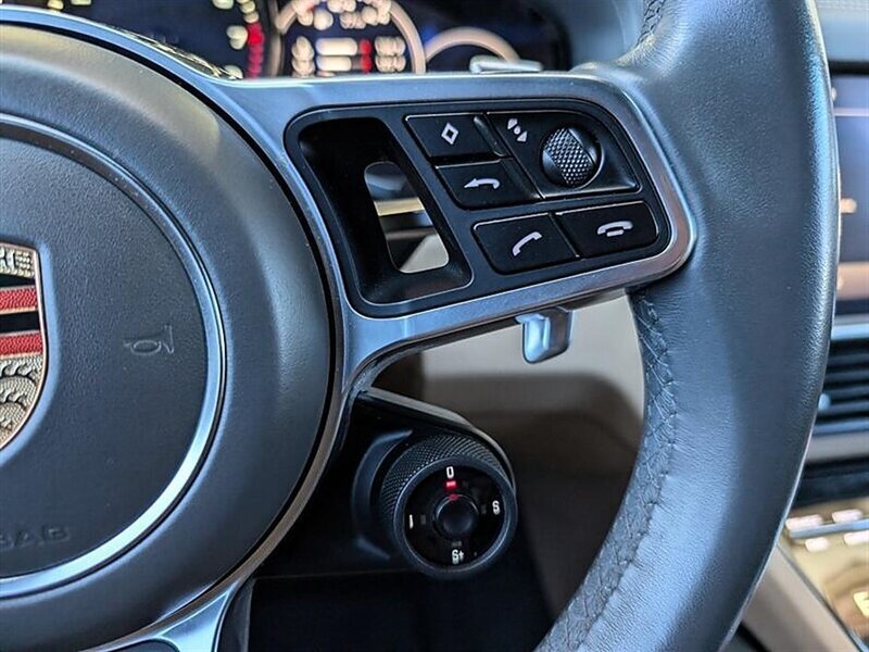 Used 2023 Porsche Cayenne w/ Premium Package AWD/4WD image 22