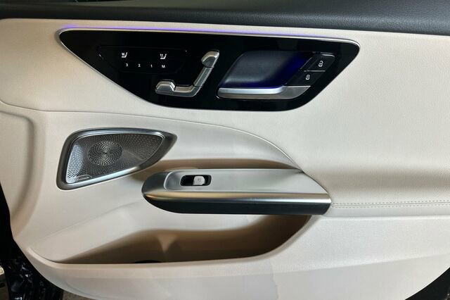 Certified 2024 Mercedes-Benz C 300 Sedan image 20