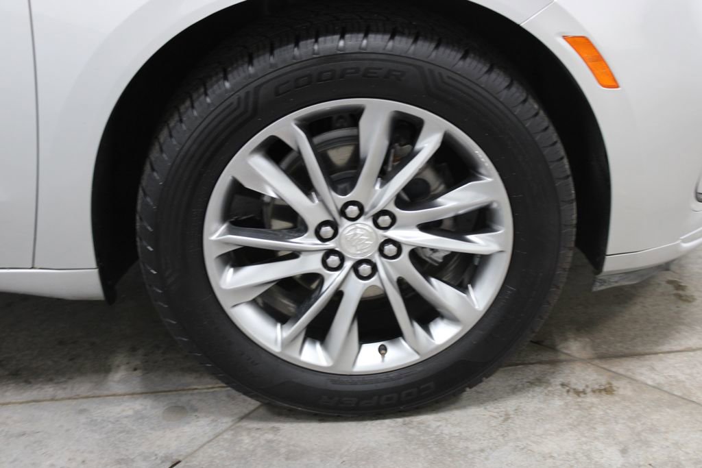 Used 2022 Buick Enclave Avenir w/ Avenir Technology Package image 51