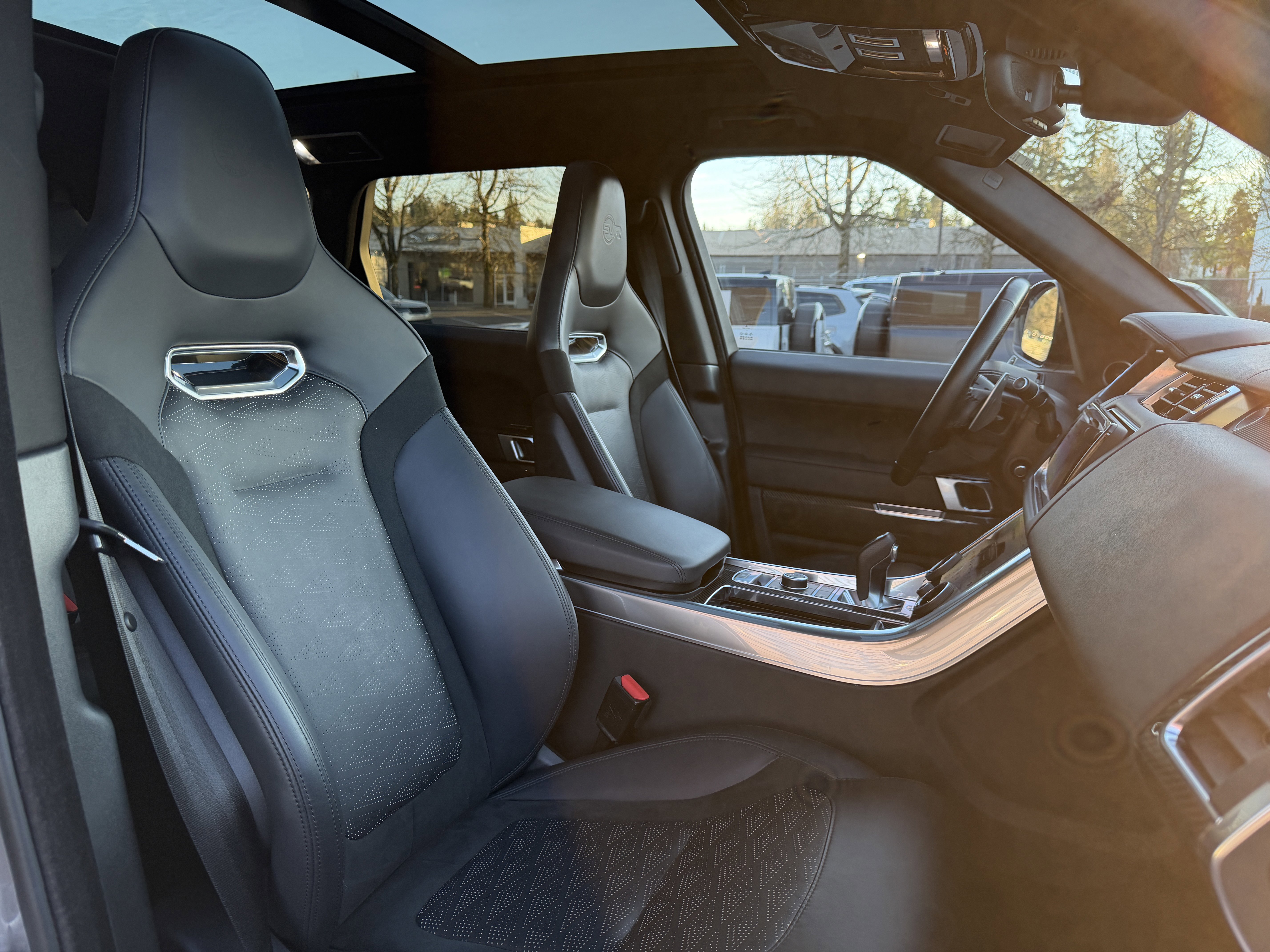 Certified 2022 Land Rover Range Rover Sport SVR image 12