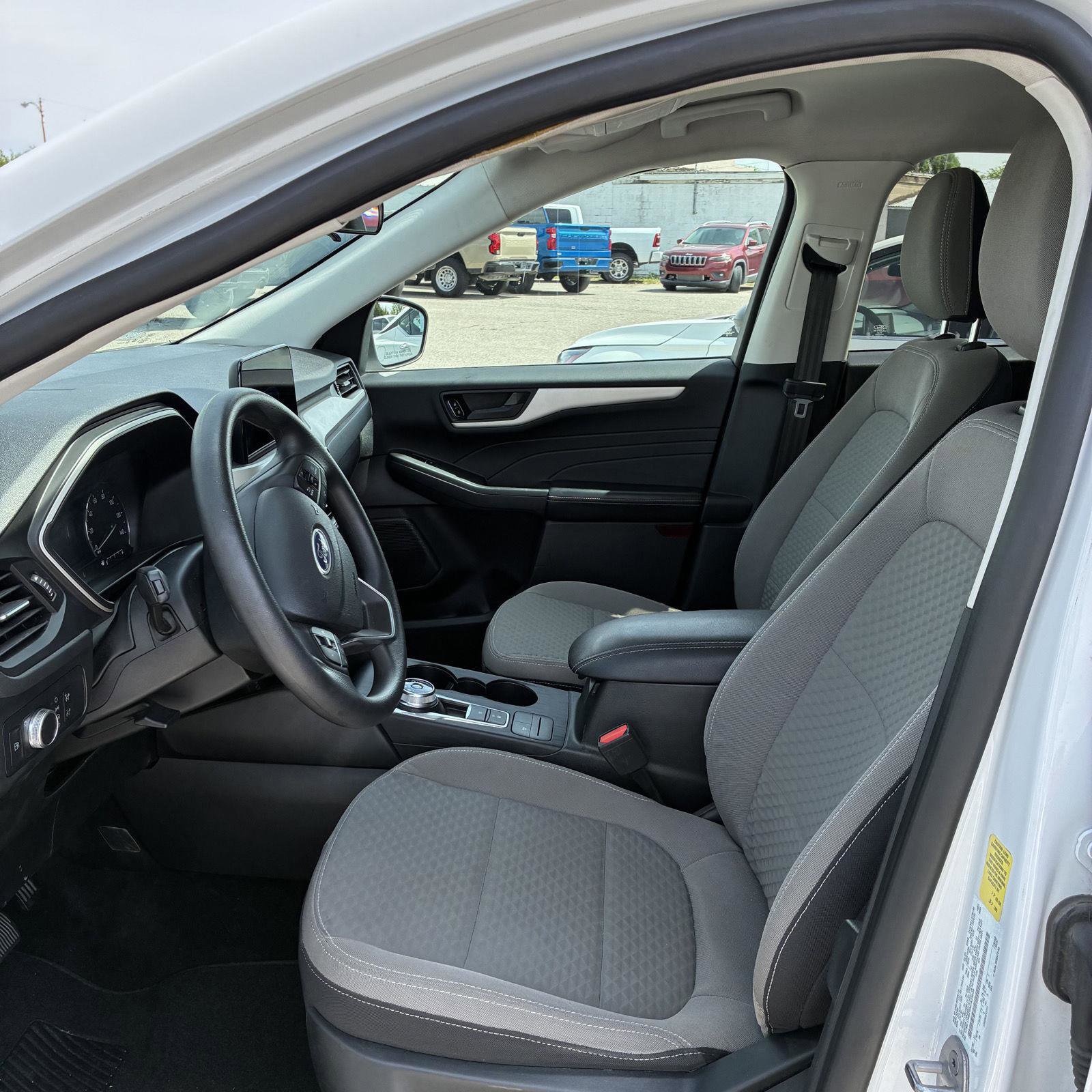 Used 2022 Ford Escape SE image 8