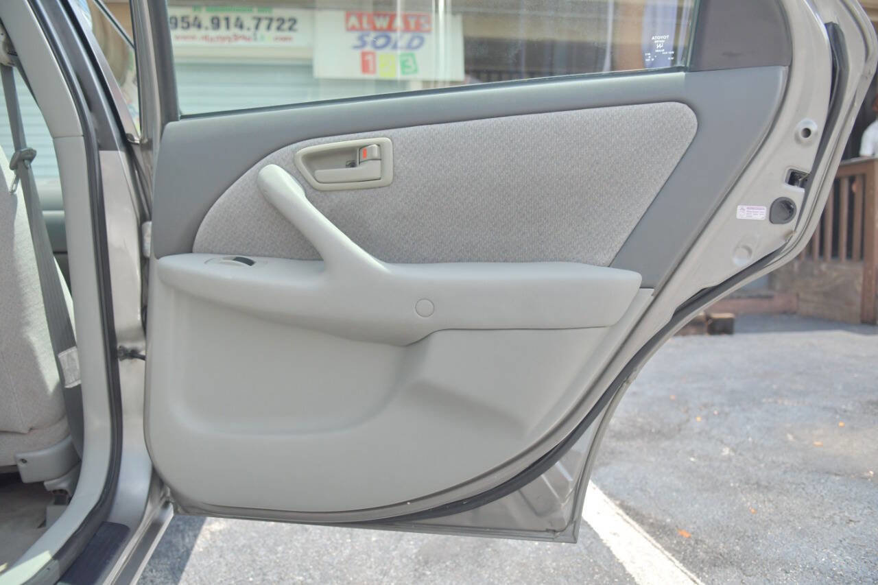 Used 2001 Toyota Camry XLE image 31