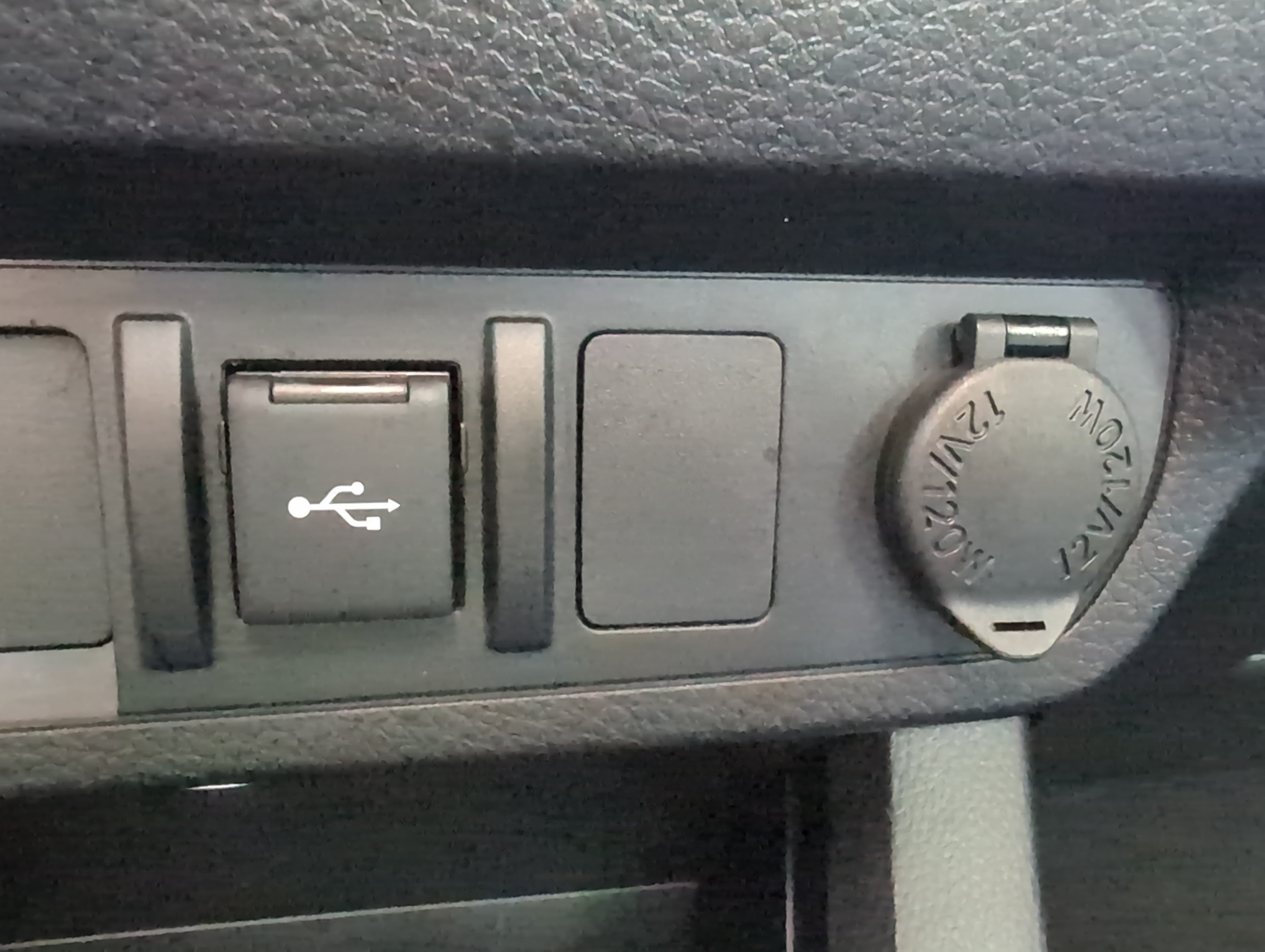 Certified 2021 Toyota Tacoma SR5 AWD/4WD image 37