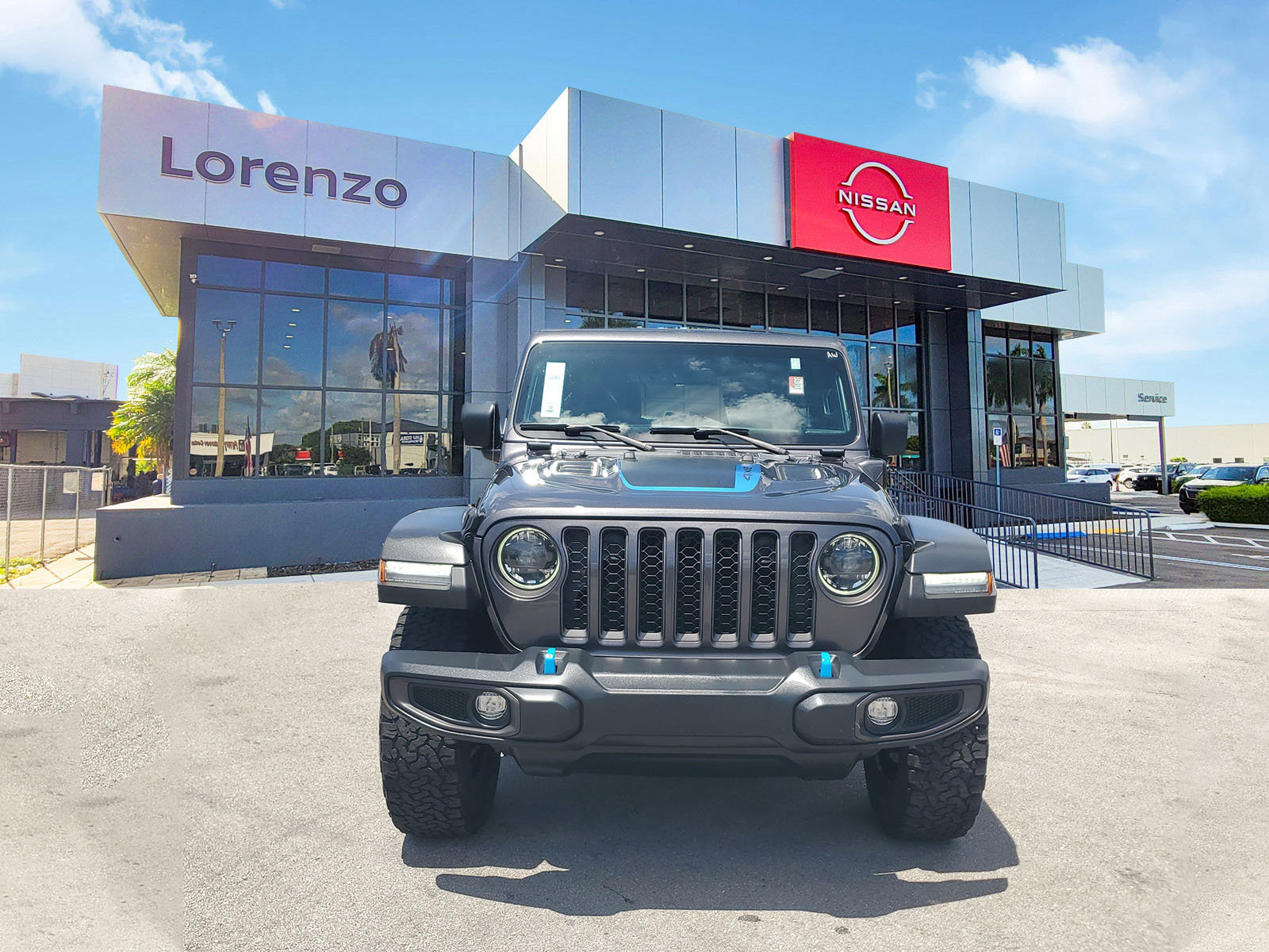 Used 2023 Jeep Wrangler Unlimited Rubicon 4xe AWD/4WD image 2