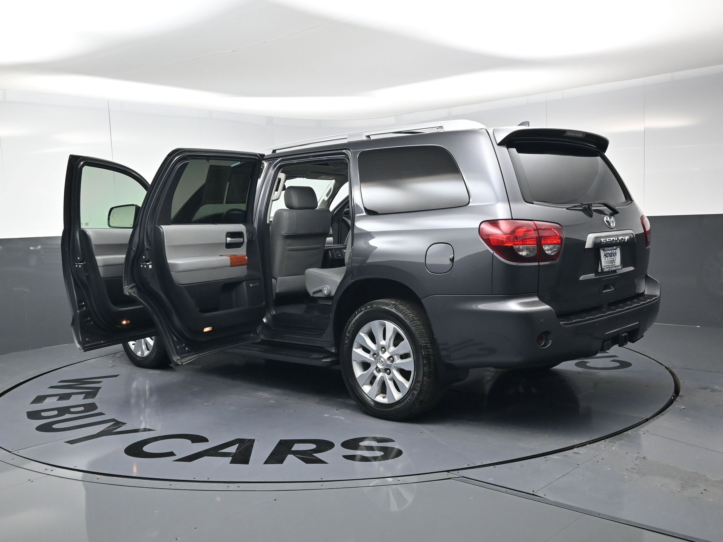 Used 2020 Toyota Sequoia Platinum image 28