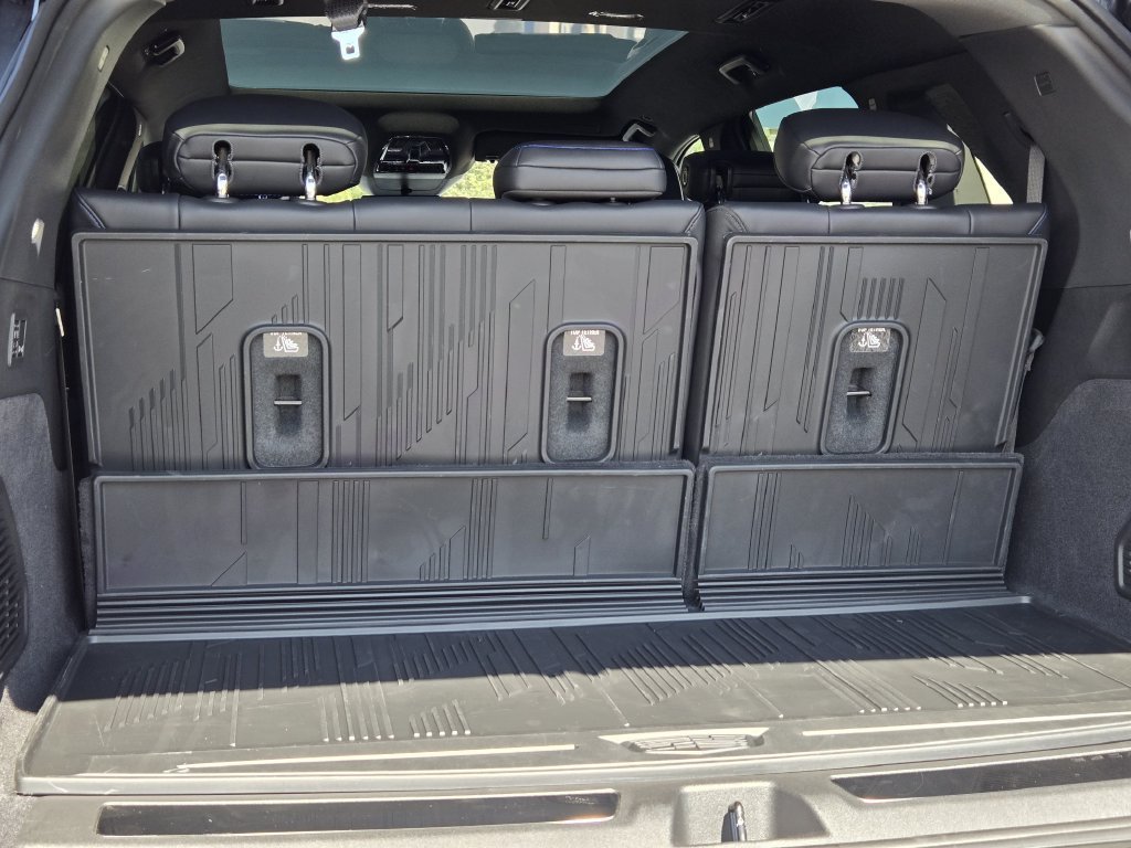 New 2026 Cadillac Escalade IQ Sport 1 w/ LPO, Floor Liner Package AWD/4WD image 19