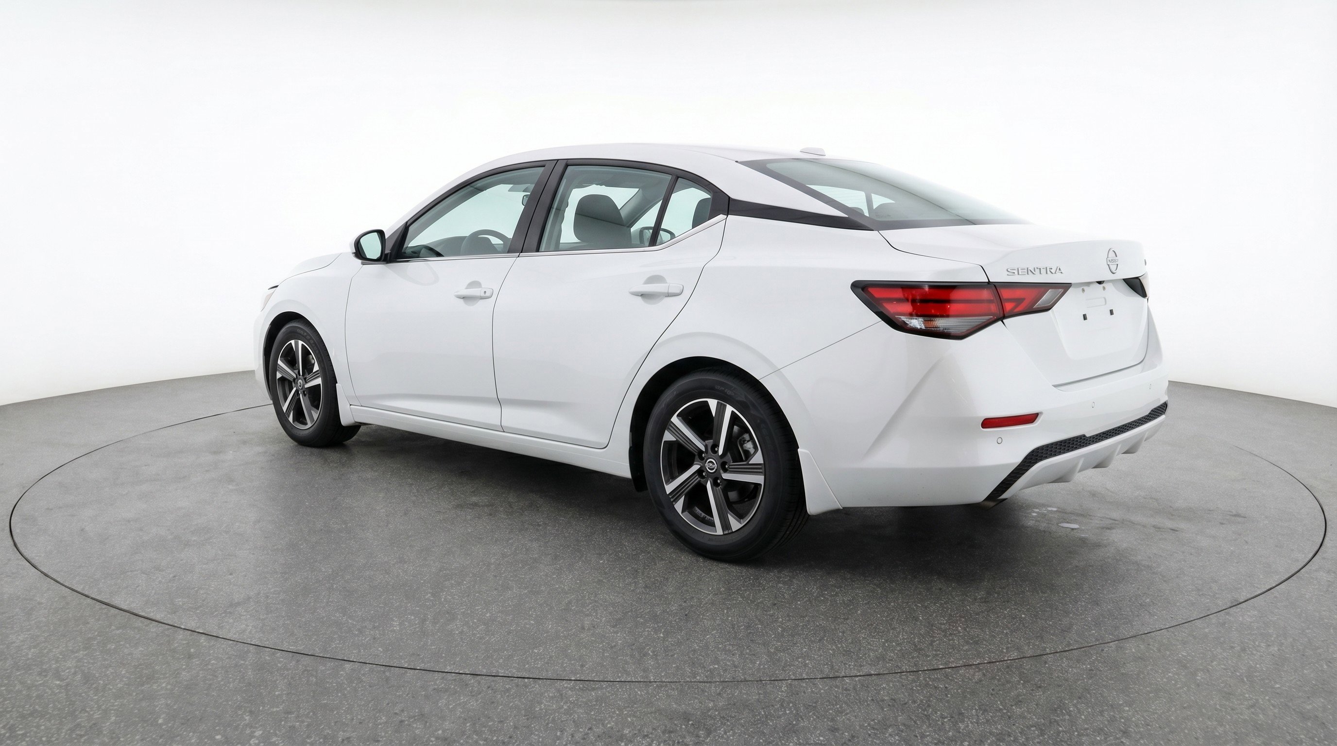 Used 2025 Nissan Sentra SV image 6