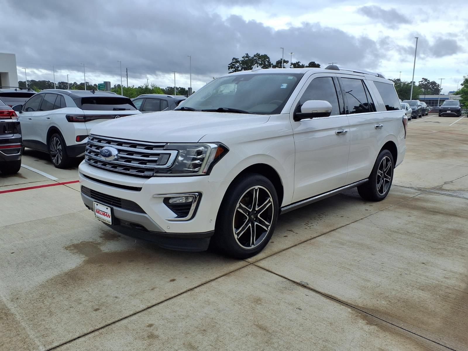 Used 2019 Ford Expedition Limited w/ Texas Edition Package AWD/4WD image 3