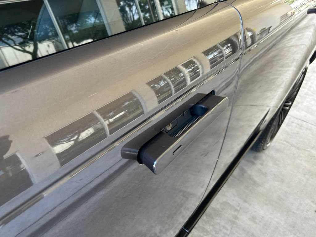 Used 2022 Land Rover Range Rover Long Wheelbase First Edition AWD/4WD image 14