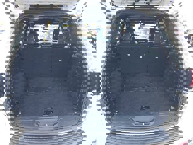 Used 2019 Jeep Grand Cherokee Altitude image 11