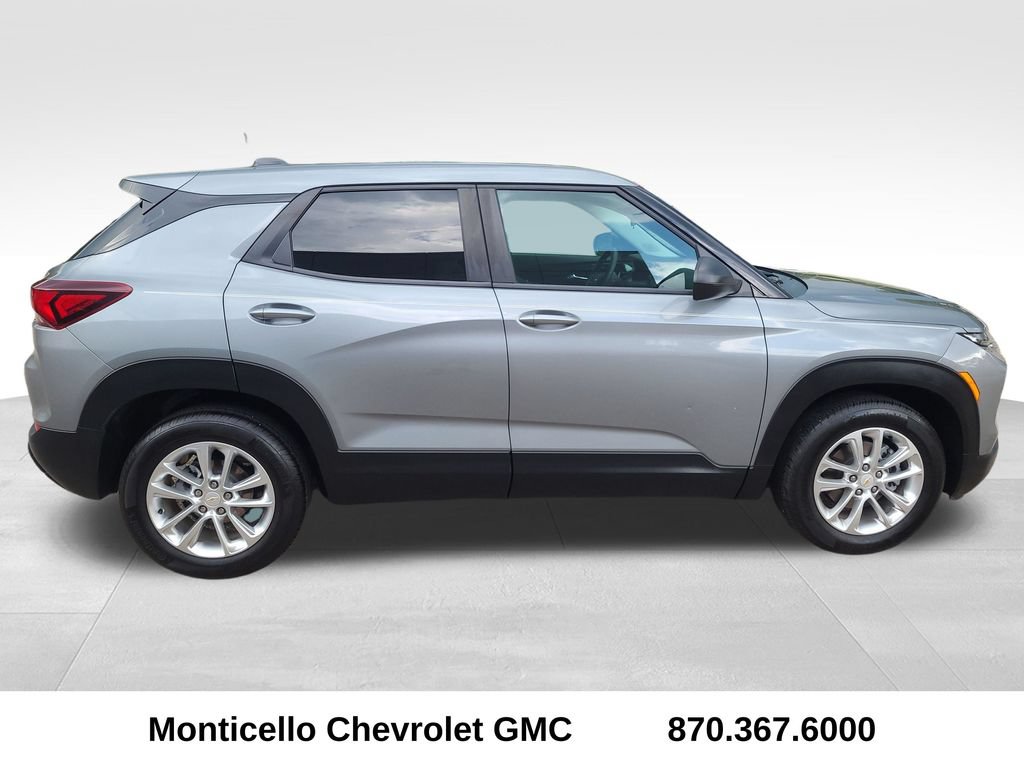 Used 2025 Chevrolet TrailBlazer LS w/ LS Convenience Package FWD image 9