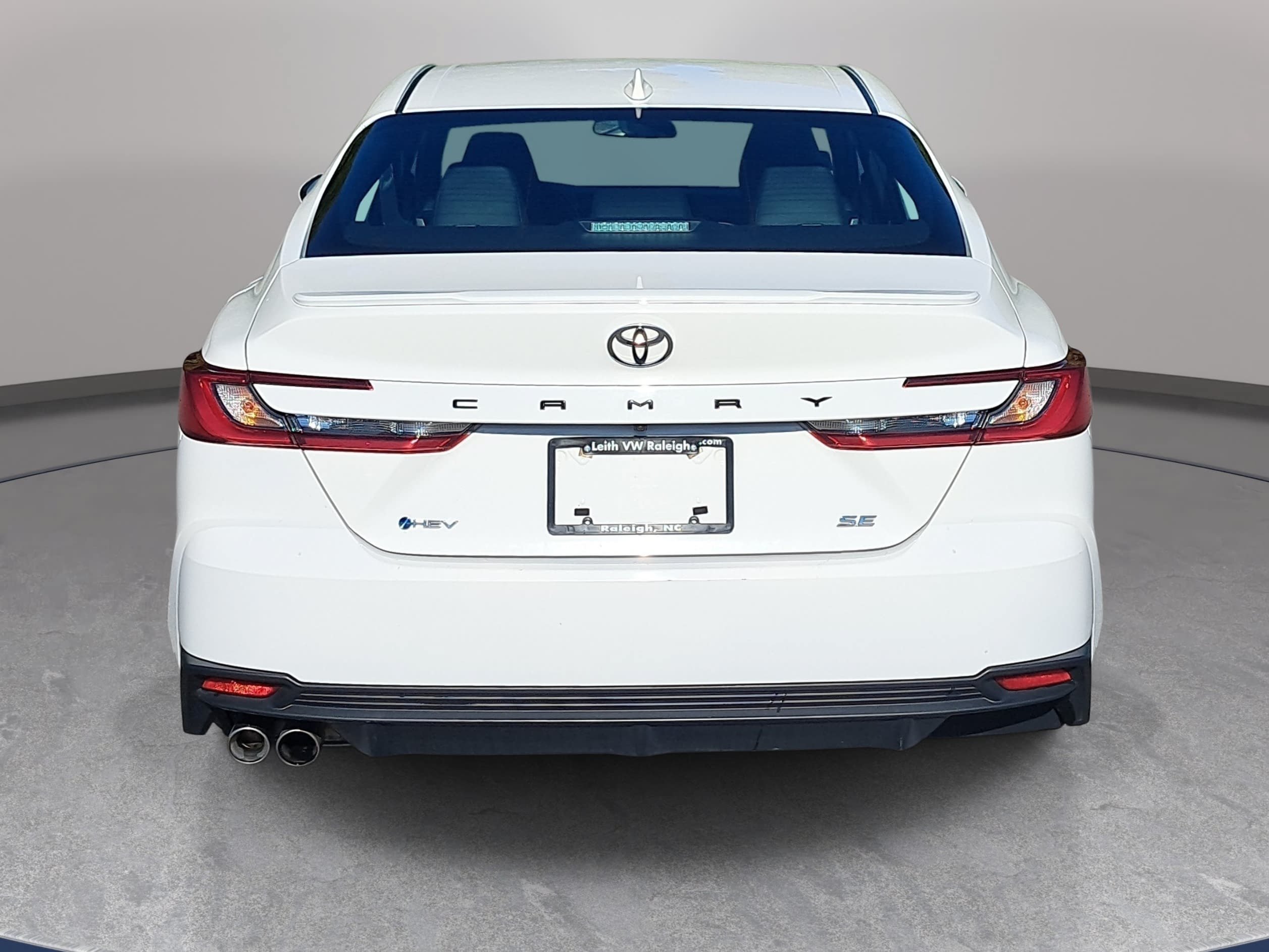 Used 2025 Toyota Camry SE FWD image 6